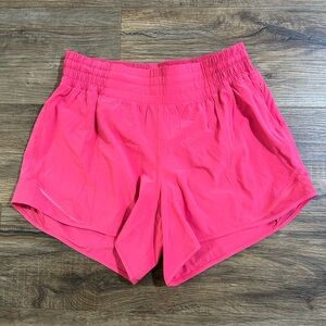 Women's Lululemon Hotty Hot 4 inch shorts- size 6